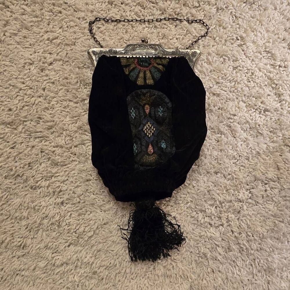 Vintage Victorian Black Velvet Embroidery Paneled Metal Frame Evening Bag Tassle